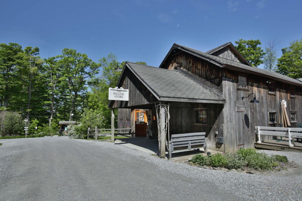 Pillow Store; photo Hayim Heron