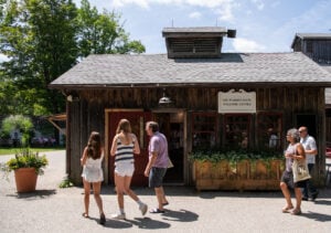 Image of the exterior of The Warren Davis Welcome Center